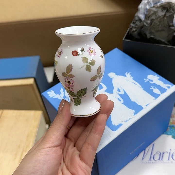 精品瓷器。