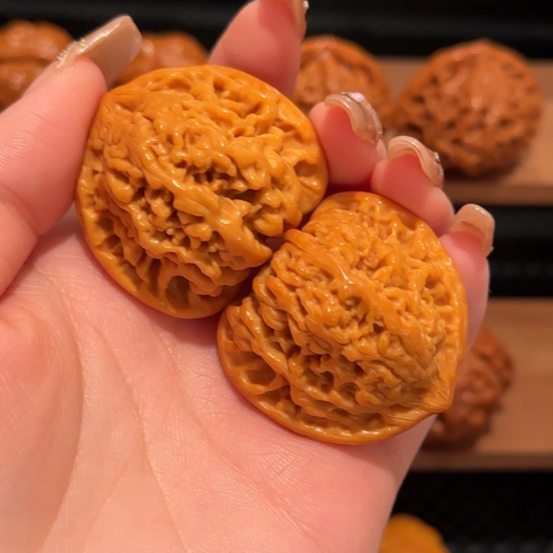 桃核吊坠丹****龙满天星39 精品1013