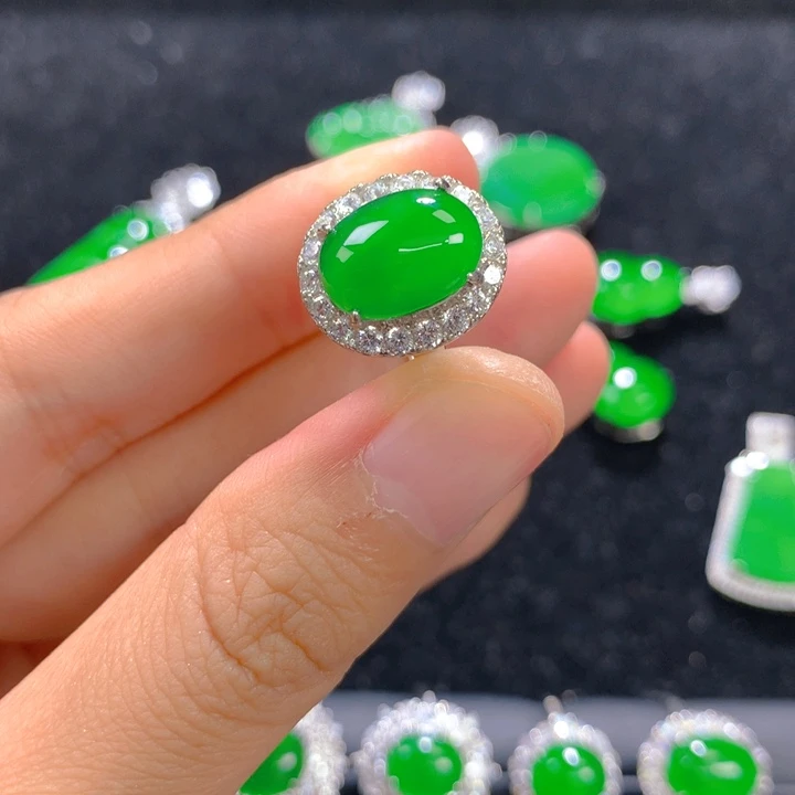 翡翠戒指银S925镶嵌一个
