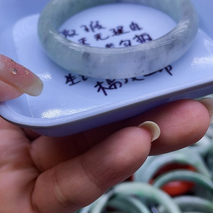 翡翠未镶嵌手镯手镯