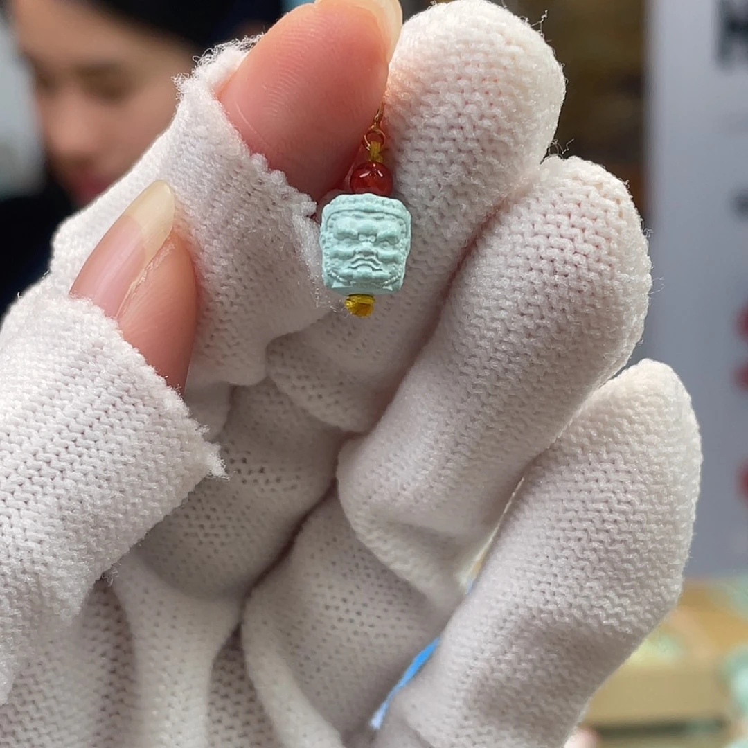 绿松石未镶嵌挂件