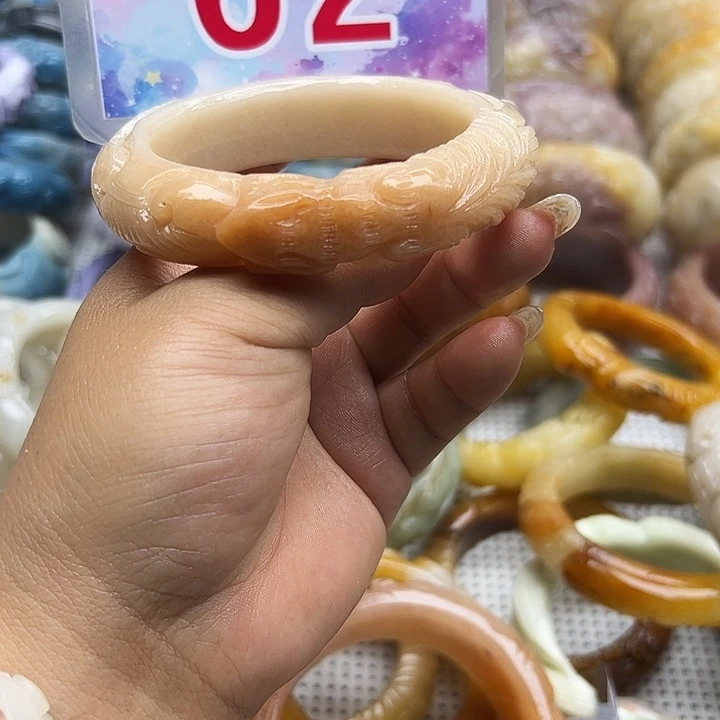 石英岩玉手镯未镶嵌