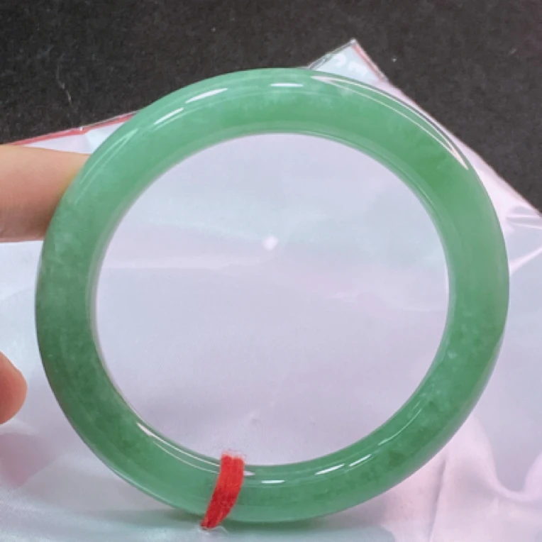 缅甸天然A货翡翠手镯冰透满绿圆条5758圈口女款时尚绿色平安镯