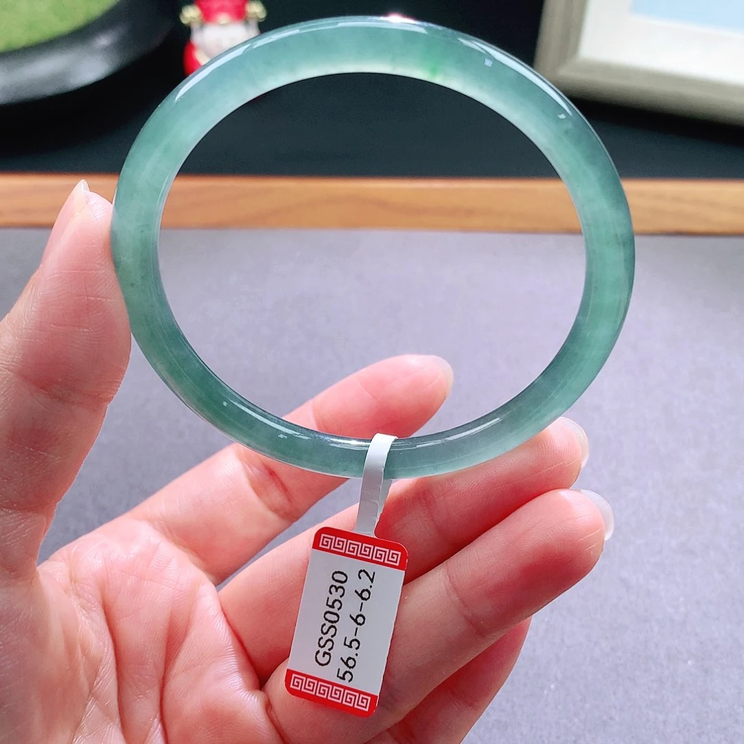 翡翠手镯未镶嵌天然翡翠手镯