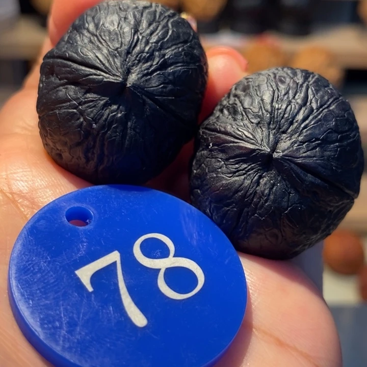 奶黄包地闷35尺寸，虚尖小磕碰