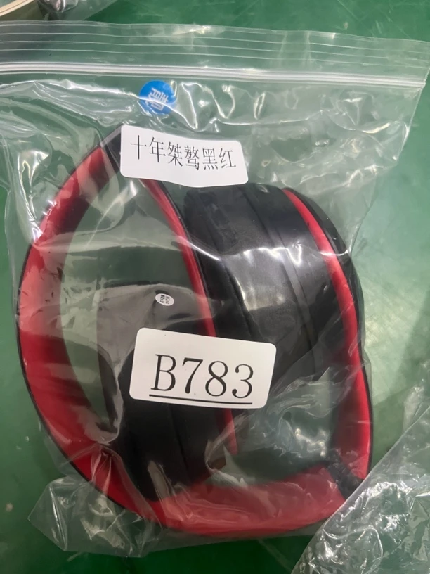 95新 BEATS 捡漏beats solo3耳机十年桀骜红编号B783