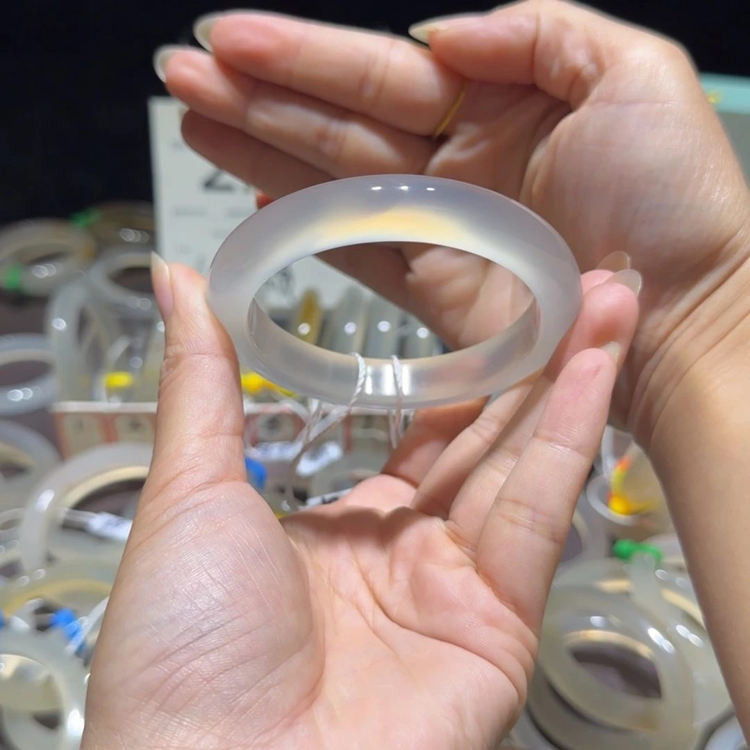 m***y玛瑙/玉髓手镯未镶嵌