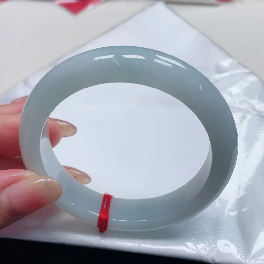 翡翠手镯未镶嵌缅甸翡翠