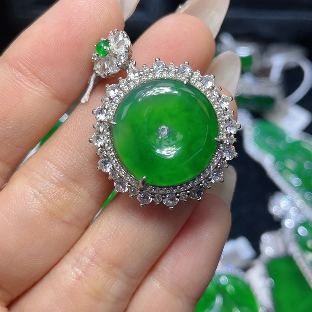 翡翠颈饰银S925镶嵌翡翠