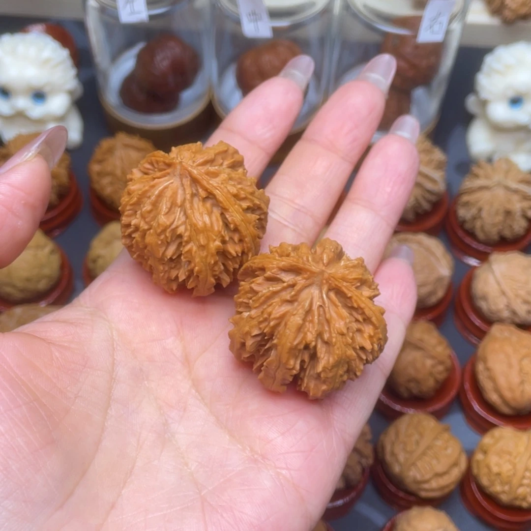 文玩核桃把件强*.文玩核桃