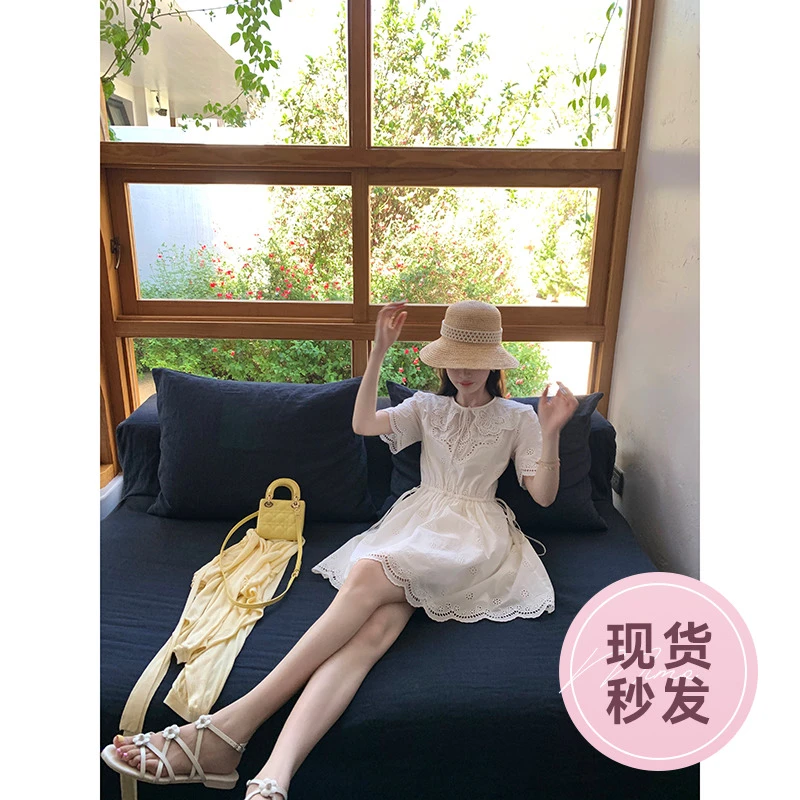 Mimo小茗萌白色花边绣花连衣裙女夏2023新款露腰小心机裙子