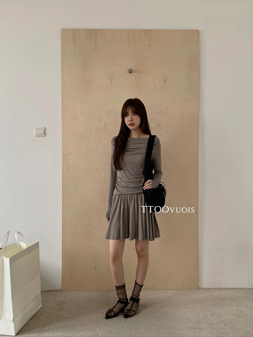 福秒-一字肩修身T恤+压褶半裙套装（TOO9952090#）TOO