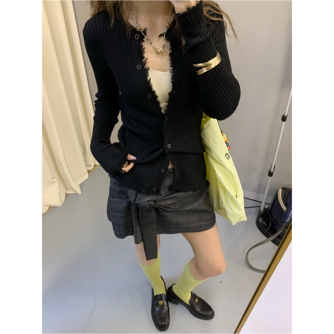 不喜欢那么规规矩矩那就破坏它酷酷的针织小开衫