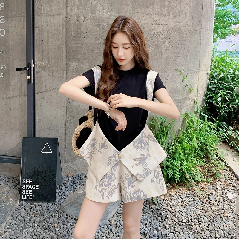 夏季穿搭气质减龄印花背带裤套装女短袖上衣+阔腿连体短裤两件套
