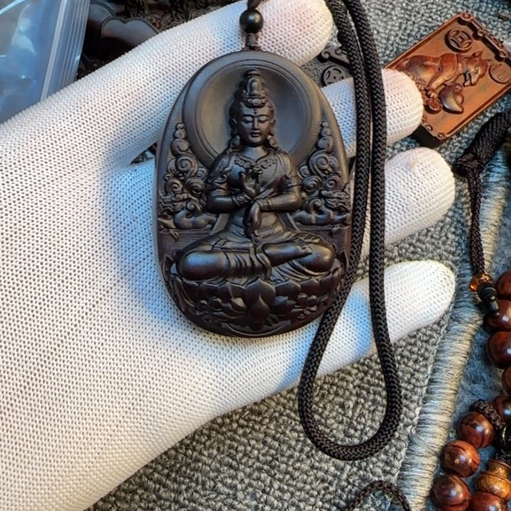 檀香紫檀（小叶紫檀）西****化观音牌子手把件