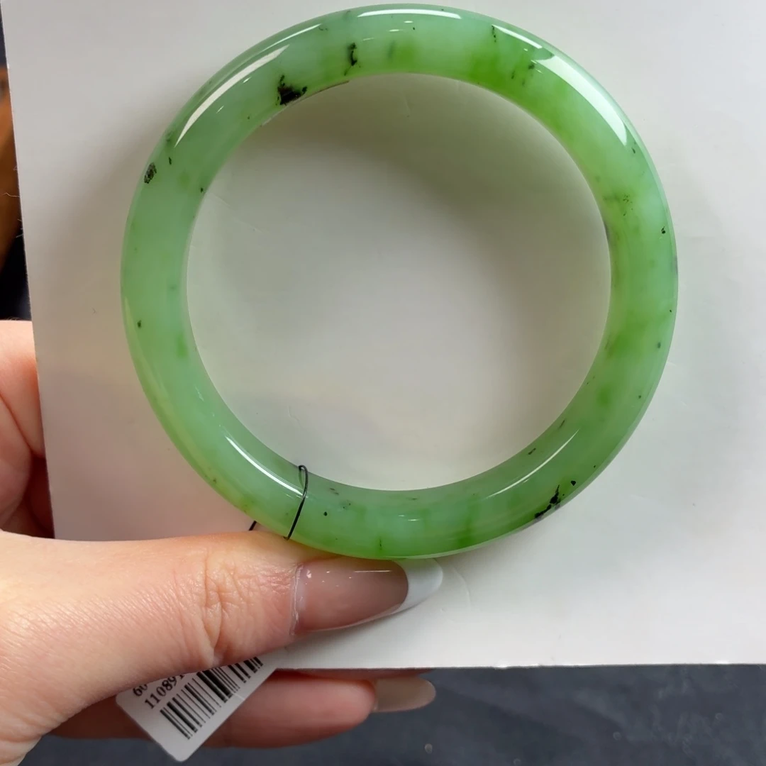 和田玉未镶嵌手镯猕猴桃果绿很嫩正装推荐59