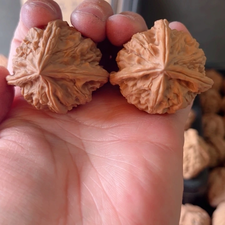 胡***官吊坠文玩核桃文玩