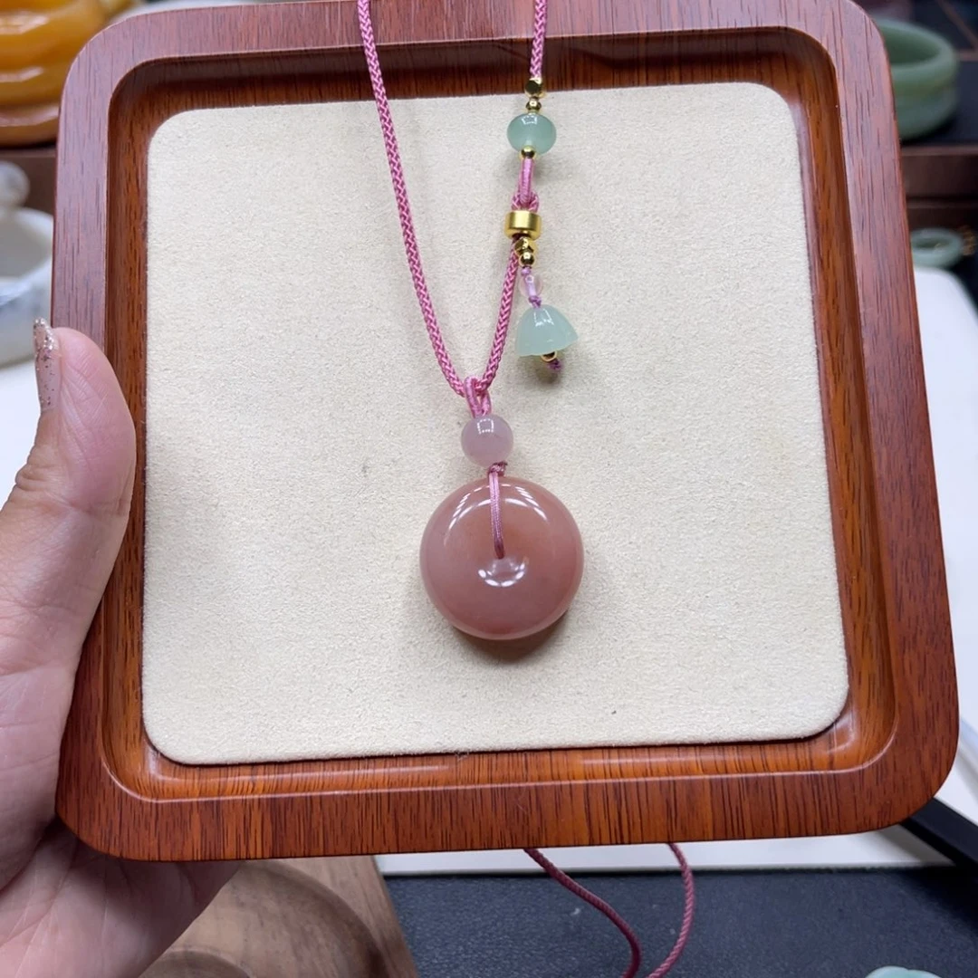 未镶嵌石英岩玉珠宝奇石