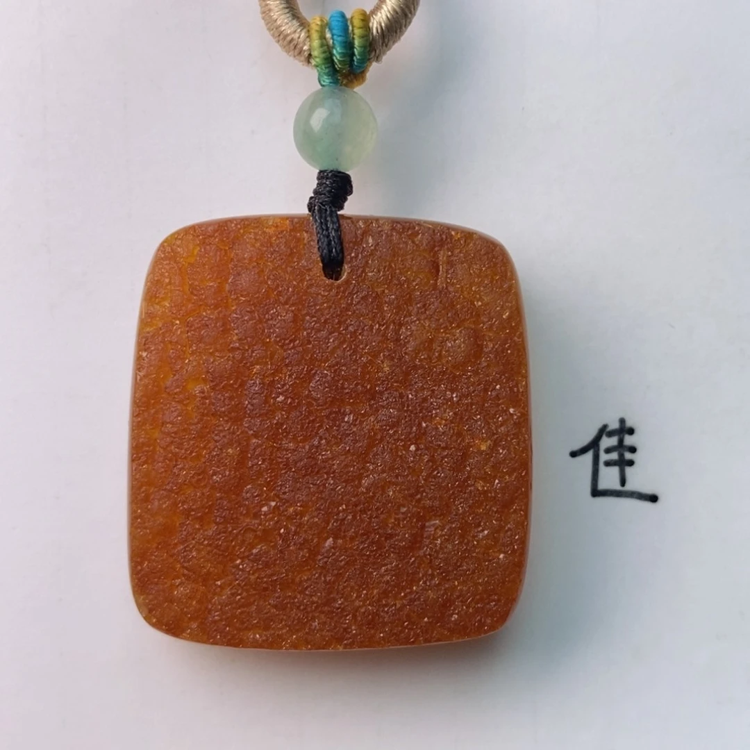 未镶嵌琥珀珠宝奇石