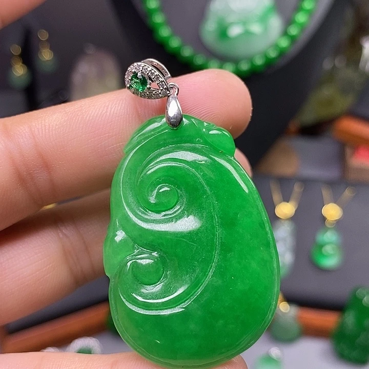 吊坠(赠链)未镶嵌翡翠