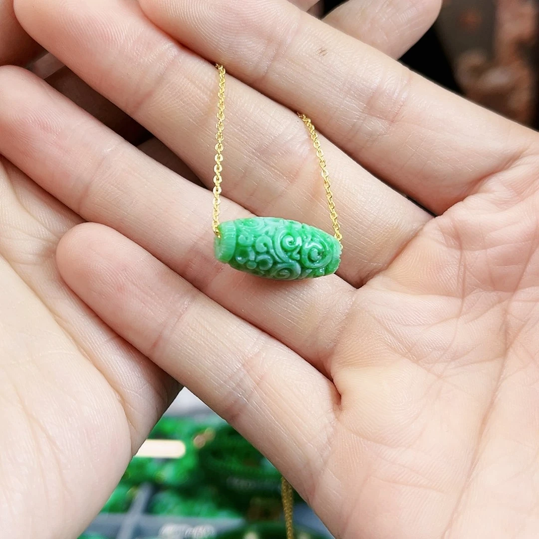 翡翠颈饰未镶嵌吊坠多样性