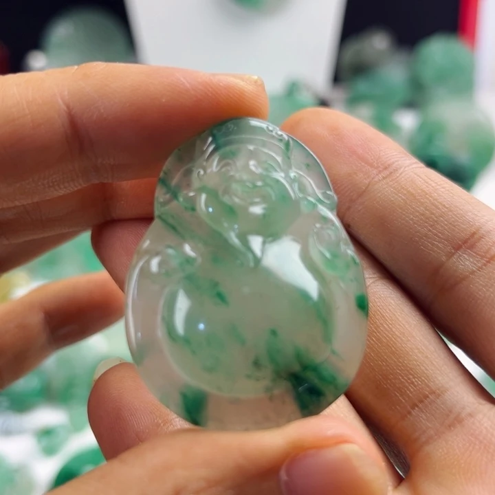 颈饰未镶嵌石英质玉