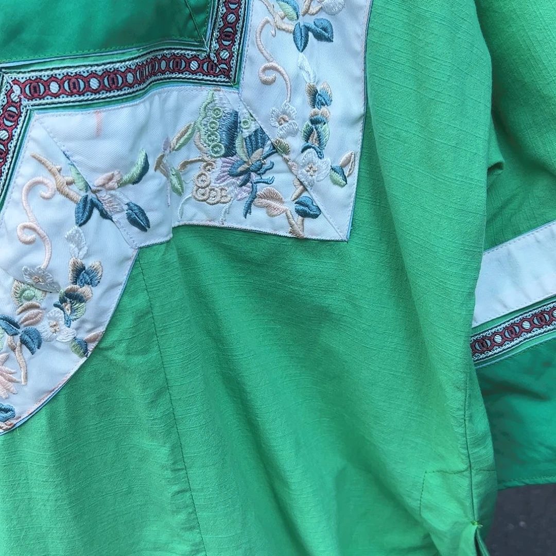 湘西苗族小花刺绣