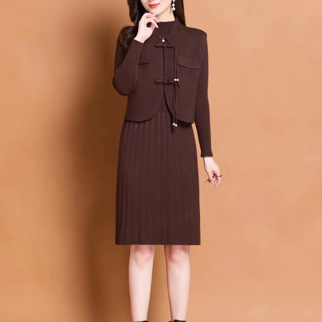 【店铺热销】高级感针织妈妈马甲连衣裙2025新款秋冬高端加厚两件套