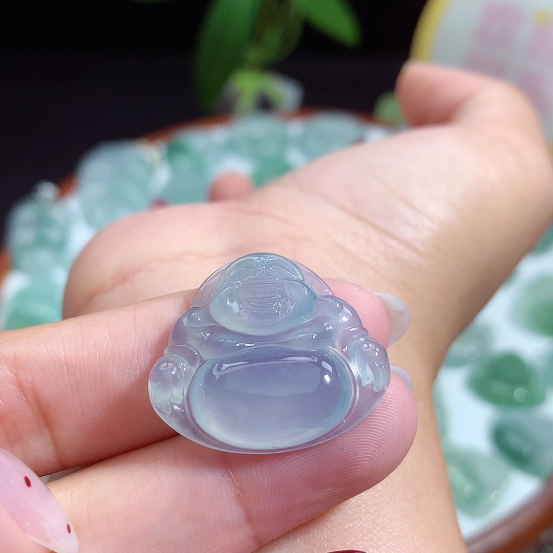 翡翠未镶嵌颈饰佛公
