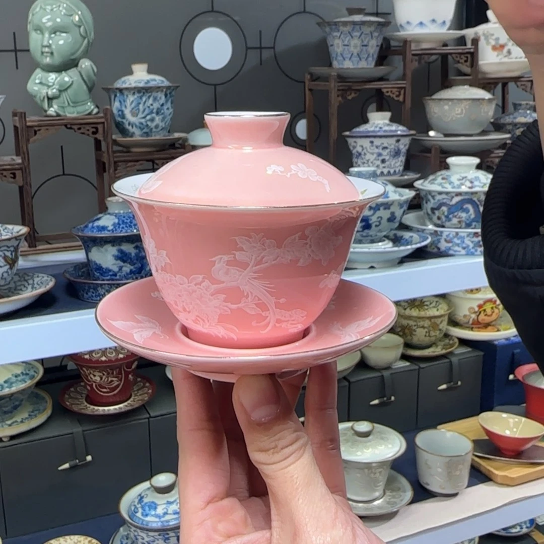 高温下的高温天气使人心情愉悦