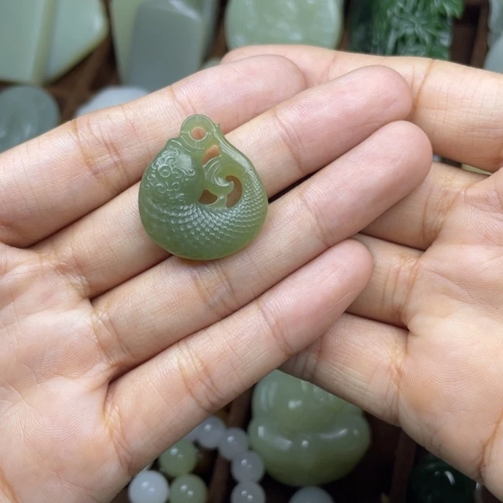 颈饰未镶嵌和田玉