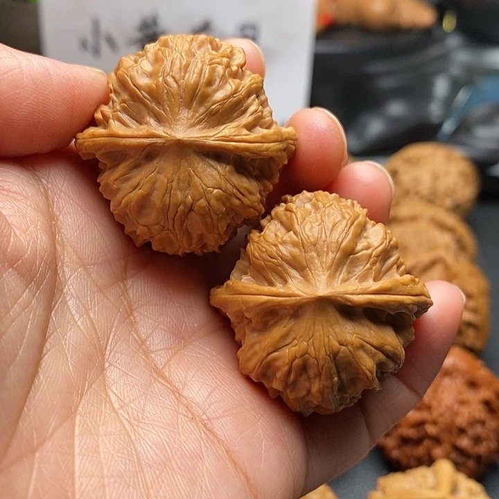 文玩核桃吊坠迷你野狼35尺