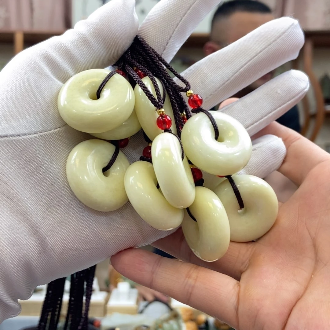 蛇纹石玉未镶嵌平安扣（多样性发一件