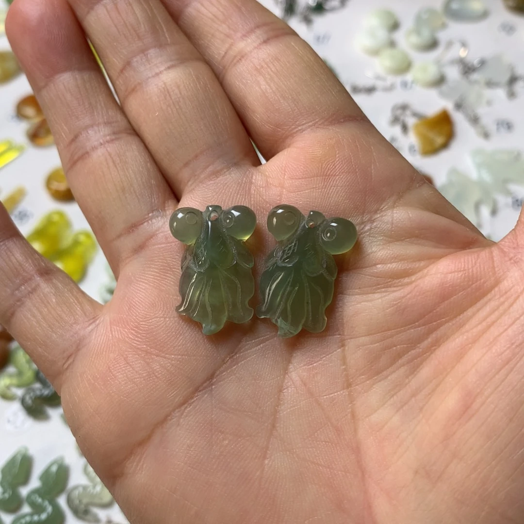 蛇纹石玉未镶嵌耳坠