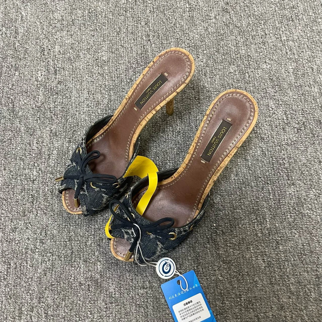 95新 LouisVuitton/路易威登 圆头套脚一字拖鞋  35码/8498