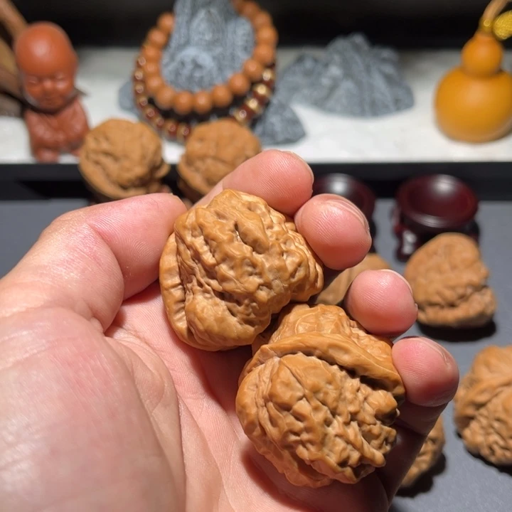 小****文玩核桃吊坠蛤蟆头。