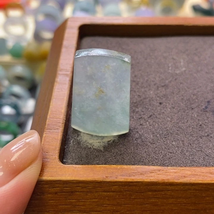 未镶嵌定制翡翠翡翠一个