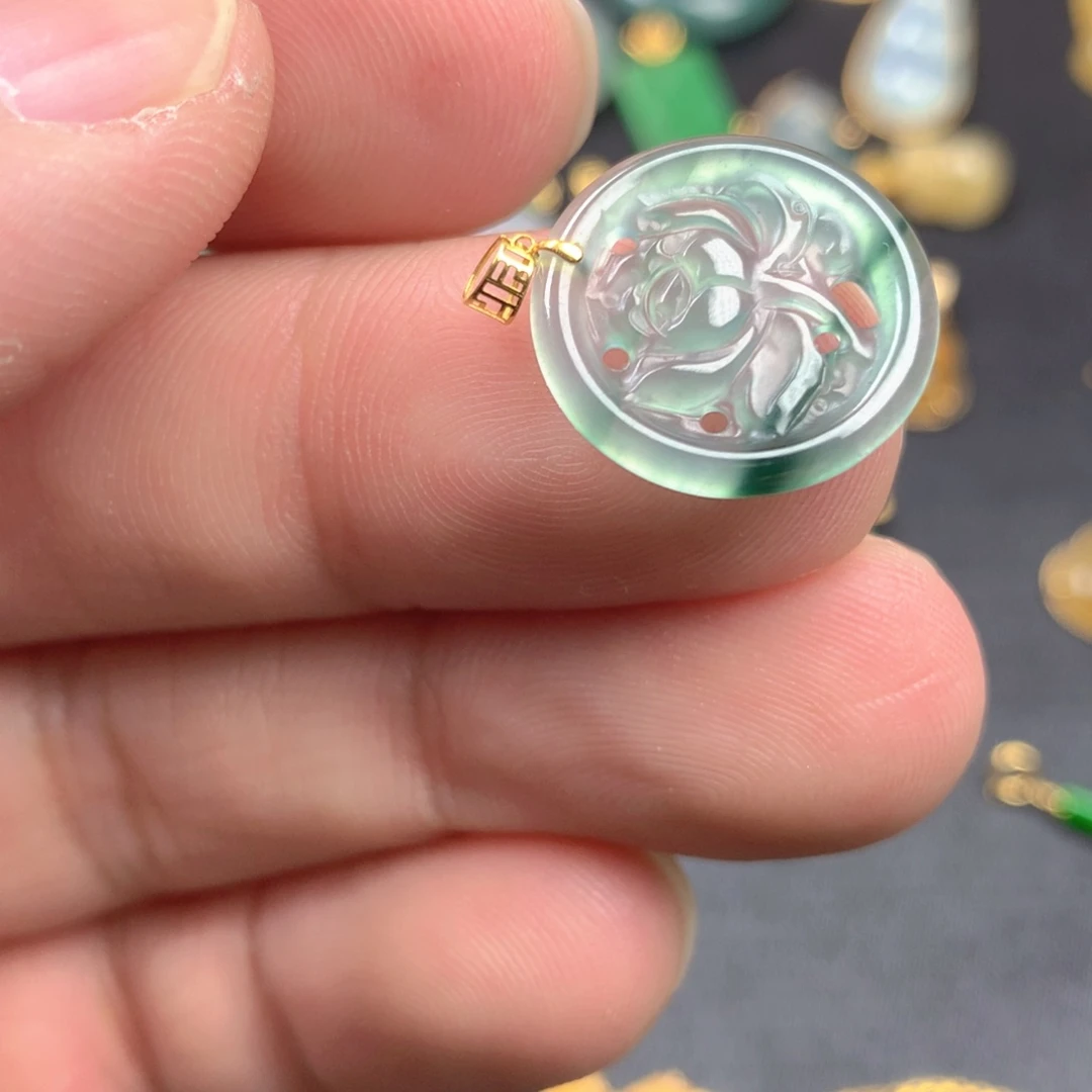 【闪购商品】颈饰18K金镶嵌翡翠翡翠