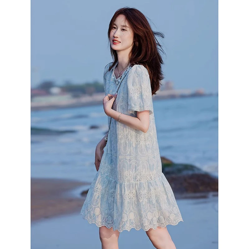 韩版重工刺绣蕾丝短袖连衣裙女2025夏季法式气质泡泡短袖A字裙子