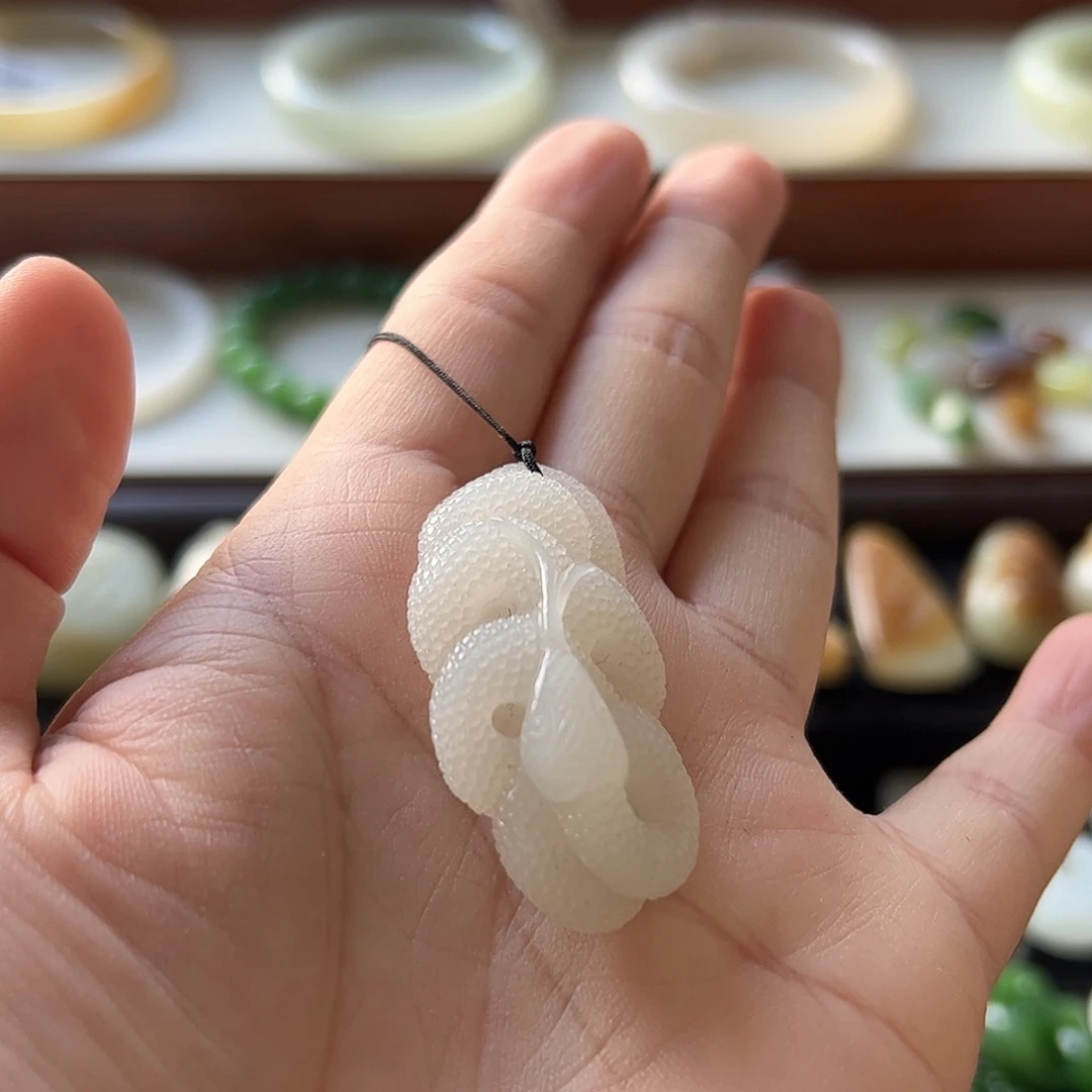 和田玉未镶嵌吊坠(不含链)无包容