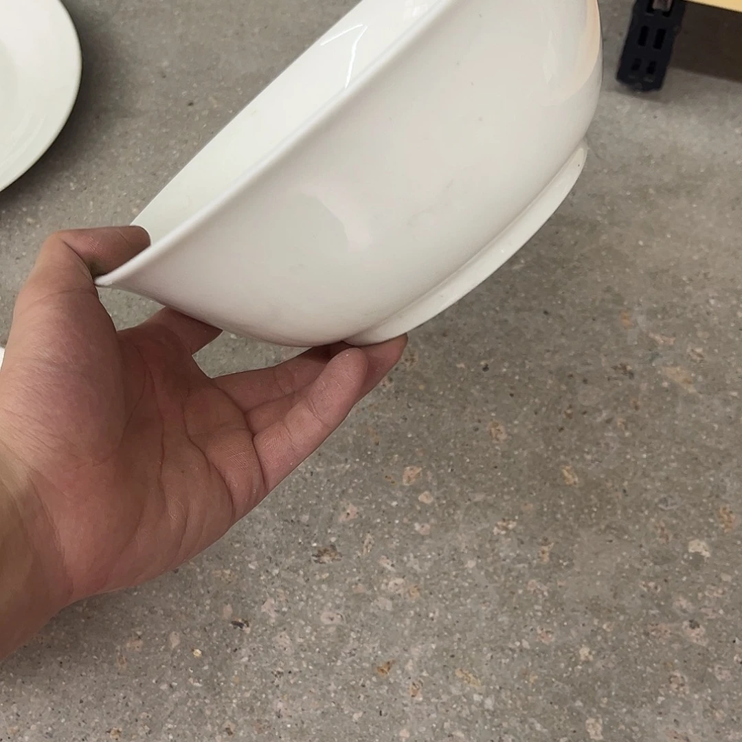 陶瓷暖白9寸反口汤碗