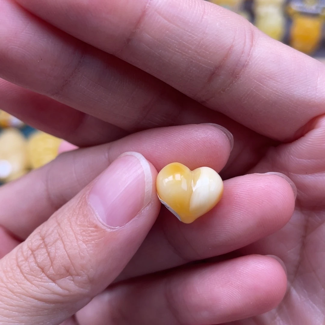 裸石琥珀未镶嵌懒****蜜蜡