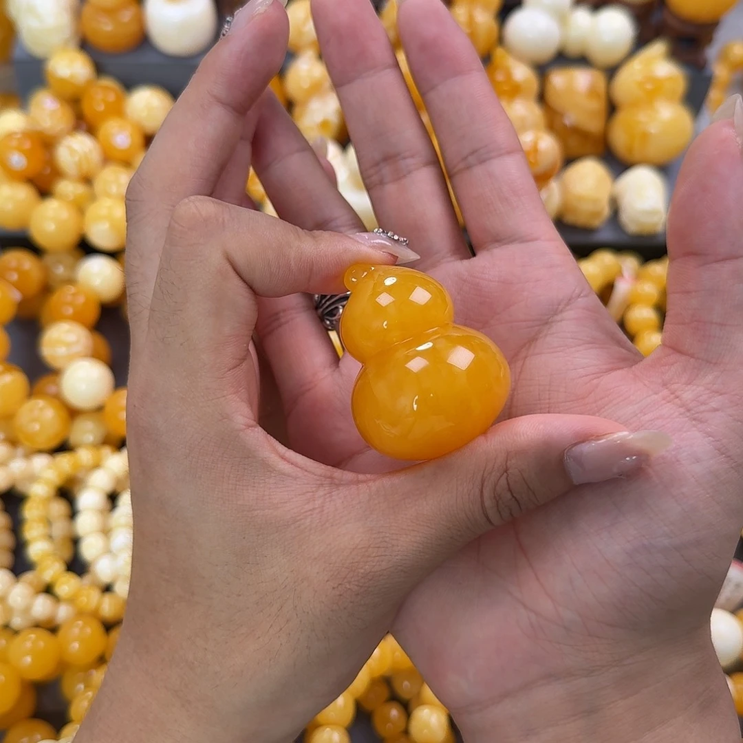 蜜蜡未镶嵌珠宝奇石