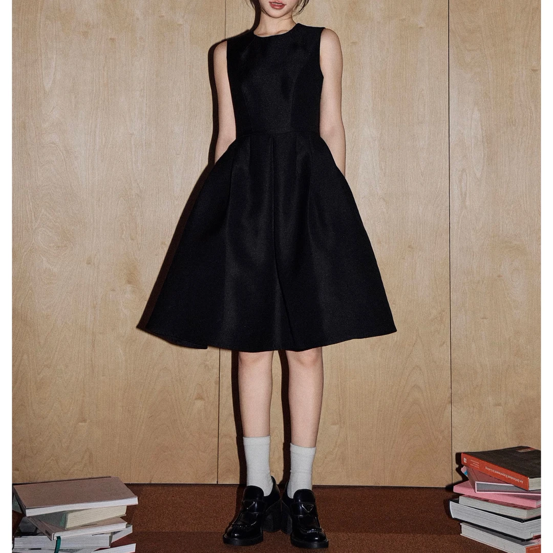 黄峥无袖收腰赫本裙/显瘦设计感中长款立体A字裙摆连衣裙女新款