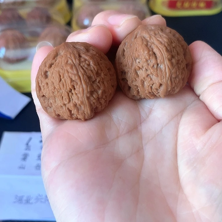 文玩核桃吊坠34尺红玛瑙