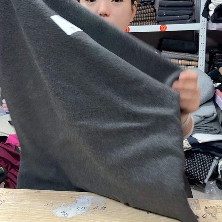 飞***到深灰色奥绒布料2.2米6号