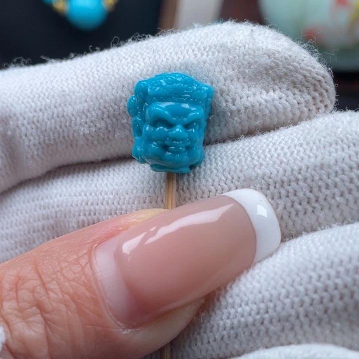 苏***周绿松石未镶嵌珠宝奇石12.3