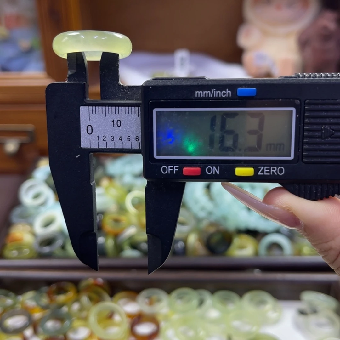 蛇纹石玉未镶嵌手镯58