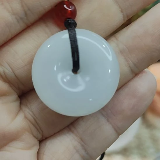 石英质玉未镶嵌颈饰吊坠