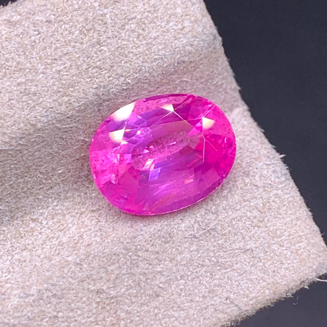 天然无烧粉色蓝宝石5.01克拉GRS国际证书，颜色浓郁火彩闪亮超级美